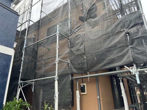 外壁塗装 現場写真　川口市M様邸の足場組完成です