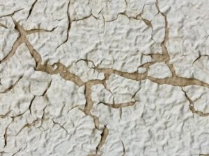 ひび割れ・剥がれを起こした塗膜
