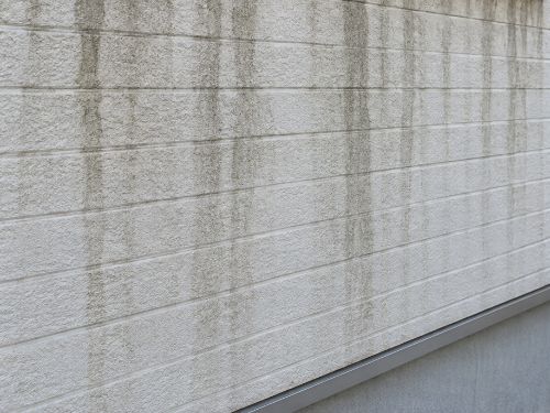 川口市の外壁塗装｜窓の下の雨だれ汚れは防げる？原因と対策